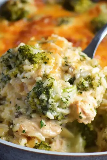 One Pot Chicken Broccoli Rice Casserole