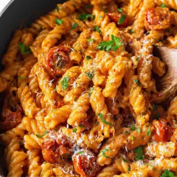One Pot Creamy Tomato Pasta