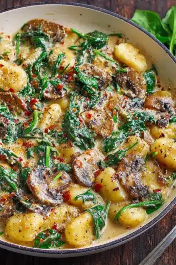 Creamy Spinach and Mushroom Gnocchi (One-Pan, 20 Minutes)